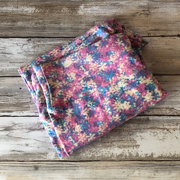 LuLaRoe Pants - 🔴3/$25🔴 🌸LulaRoe🌸 Floral Print OS Leggings LuLaRoe Pants - 🔴3/$25🔴 🌸LulaRoe🌸 Floral Print OS Leggings